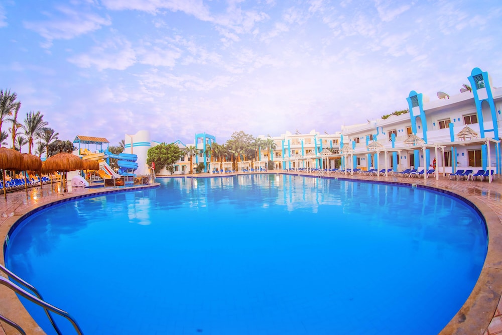 Mirage Bay Resort & Aqua Park — Pool in Hurghada, Red Sea