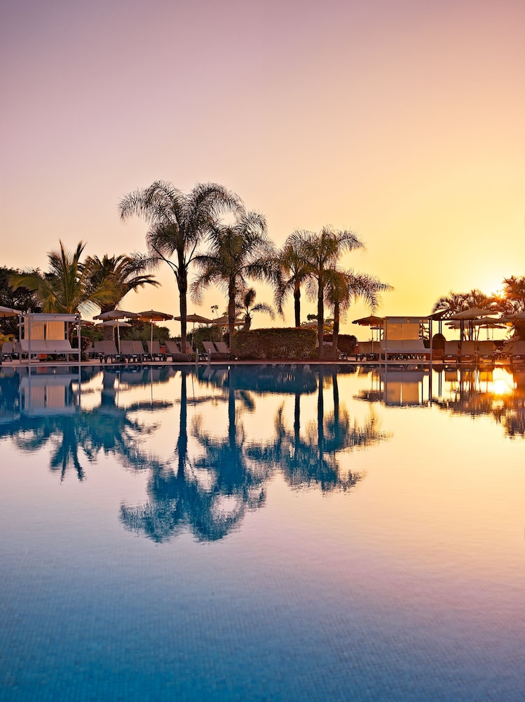 H10 Costa Adeje Palace — Swimming pool in Costa Adeje, Canary Islands