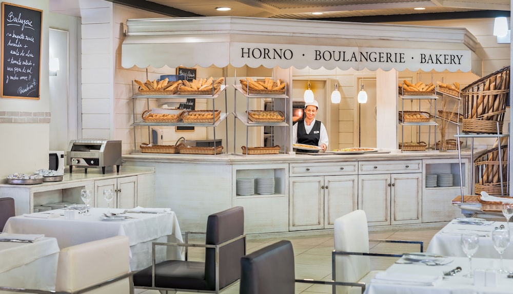 H10 Costa Adeje Palace — Restaurant & bars in Costa Adeje, Canary Islands