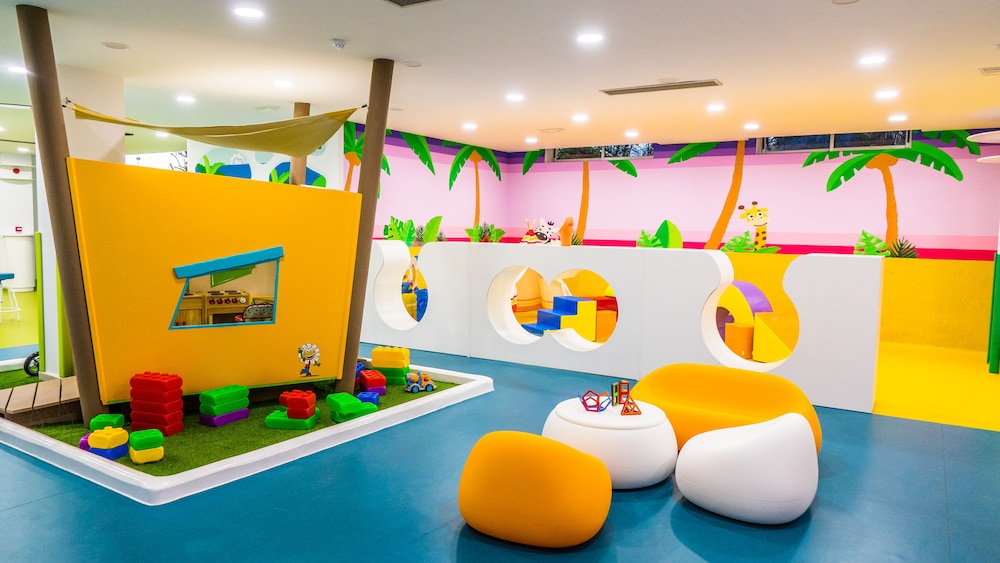 H10 Costa Adeje Palace — Attractions for children in Costa Adeje, Canary Islands
