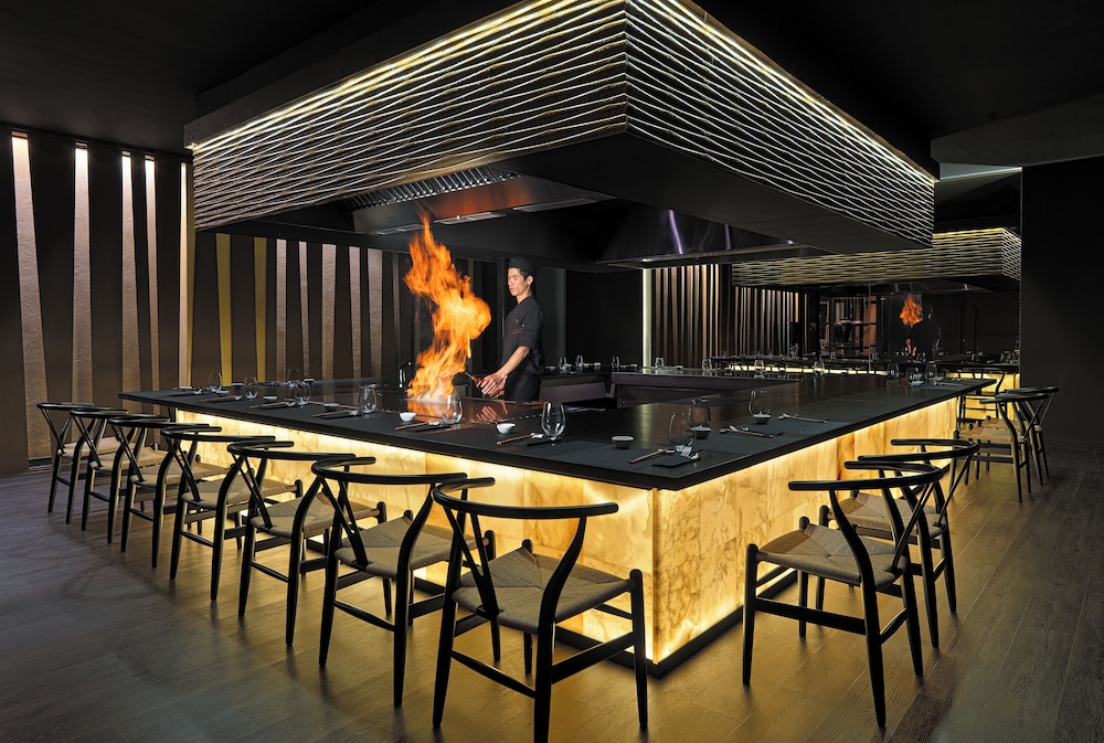H10 Costa Adeje Palace — Restaurant & bars in Costa Adeje, Canary Islands