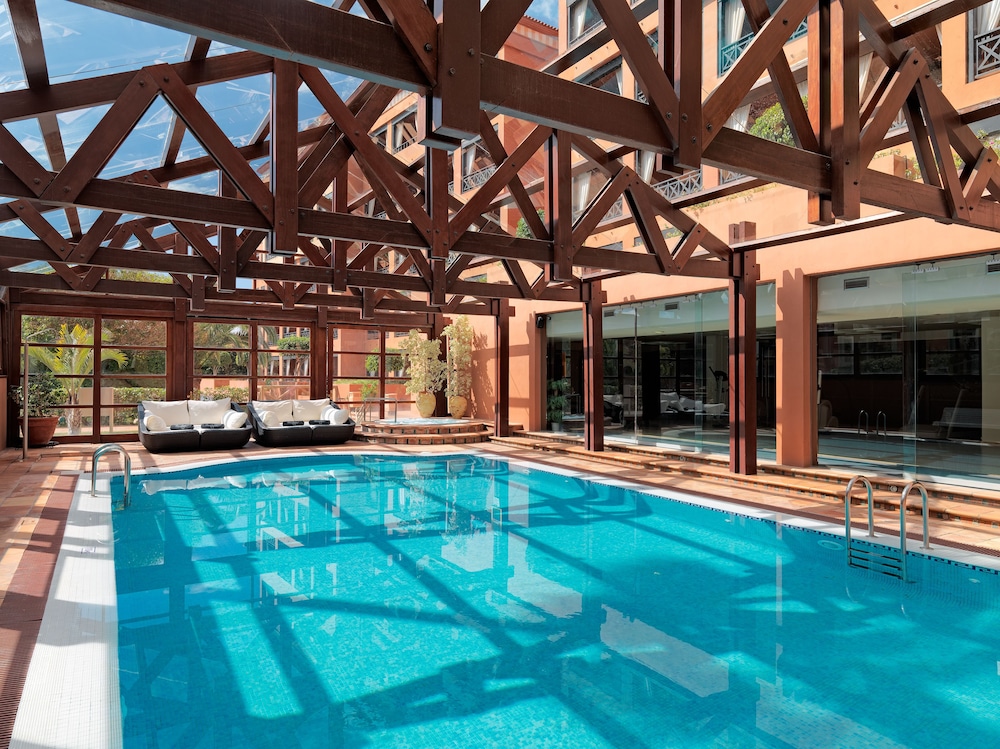 H10 Costa Adeje Palace — Swimming pool in Costa Adeje, Canary Islands