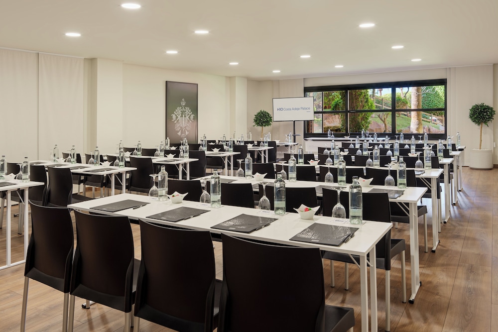 H10 Costa Adeje Palace — Restaurant & bars in Costa Adeje, Canary Islands