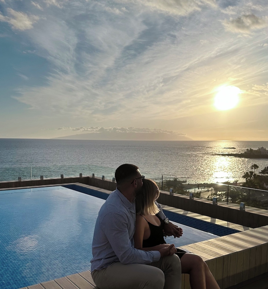 H10 Costa Adeje Palace — Swimming pool in Costa Adeje, Canary Islands