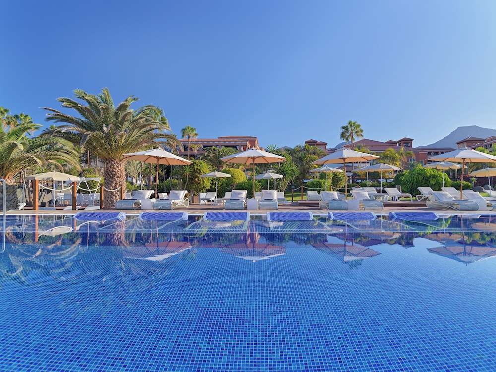 H10 Costa Adeje Palace — Swimming pool in Costa Adeje, Canary Islands
