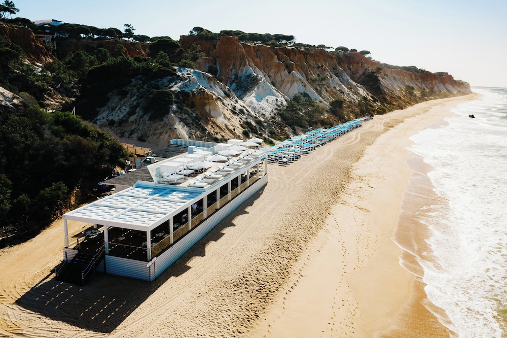 Pine Cliffs Hotel, a Luxury Collection Resort, Algarve — Beach in Albufeira, Faro