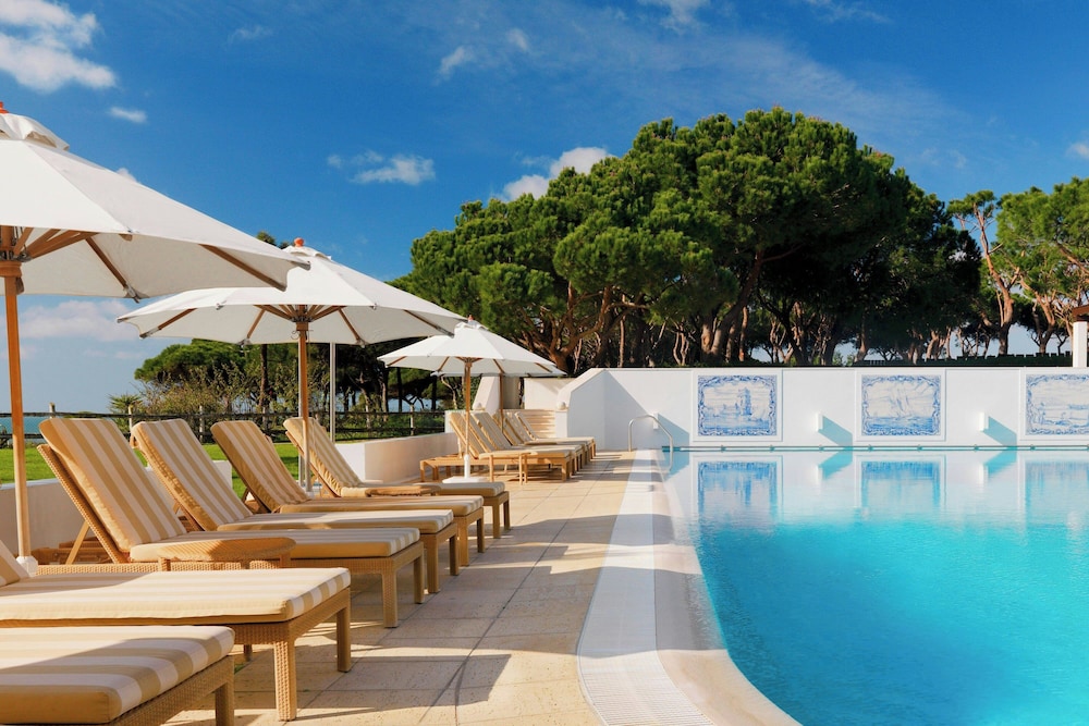 Pine Cliffs Hotel, a Luxury Collection Resort, Algarve — Swimming pool in Albufeira, Faro
