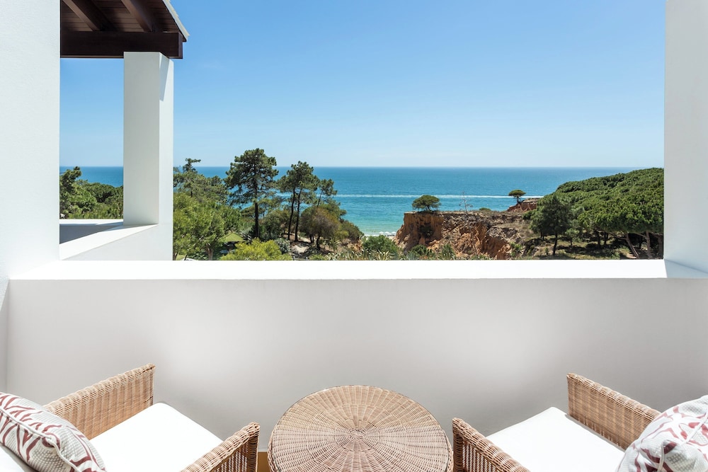 Pine Cliffs Hotel, a Luxury Collection Resort, Algarve — Hotel rooms in Albufeira, Faro