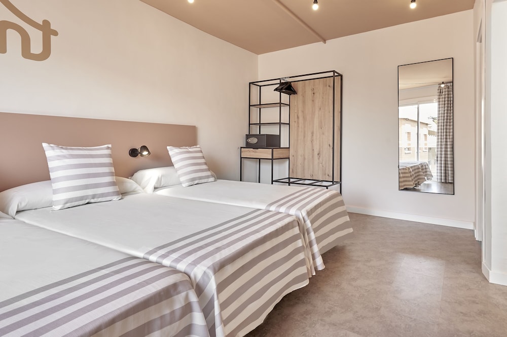 tent Lloret de Mar — Hotel rooms in Lloret de Mar, Catalonia