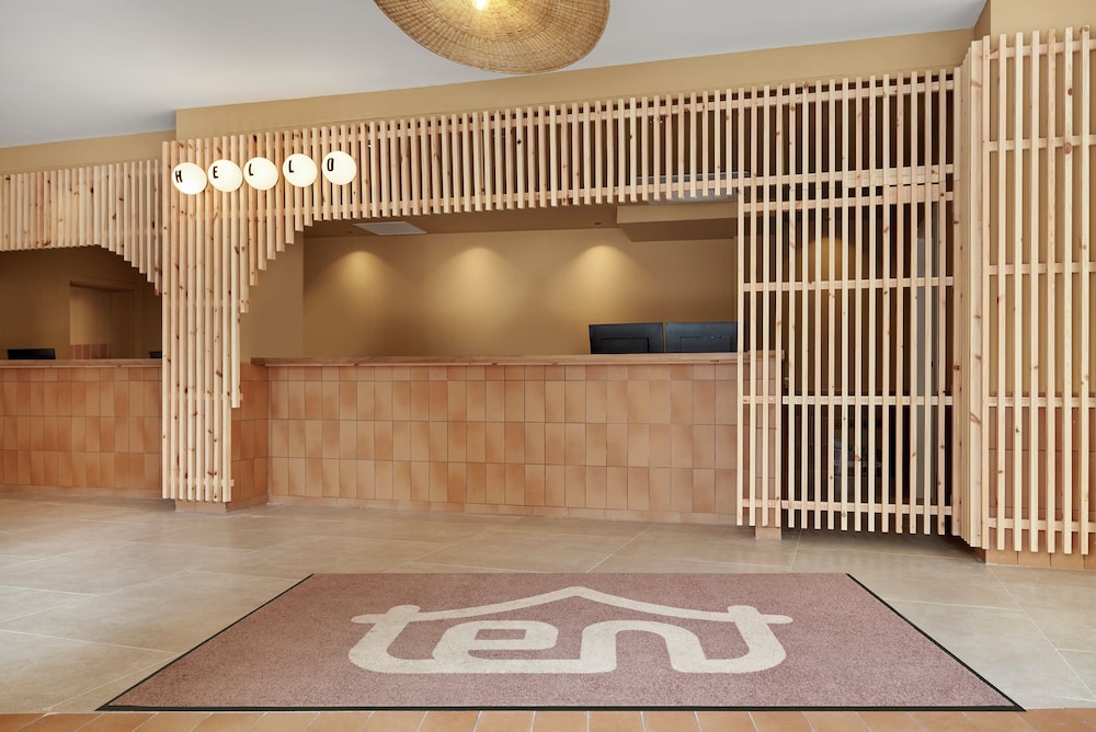 tent Lloret de Mar — Hotel building in Lloret de Mar, Catalonia