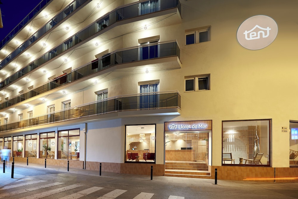 tent Lloret de Mar — Hotel building in Lloret de Mar, Catalonia