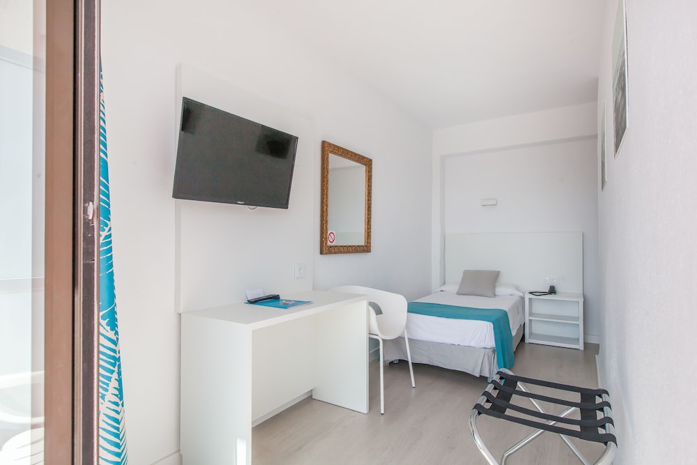 BLUESEA Arenal Tower — Hotel rooms in Playa de Palma, Balearic Islands