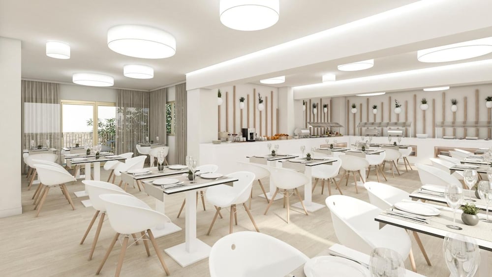 BLUESEA Arenal Tower — Restaurant & bars in Playa de Palma, Balearic Islands