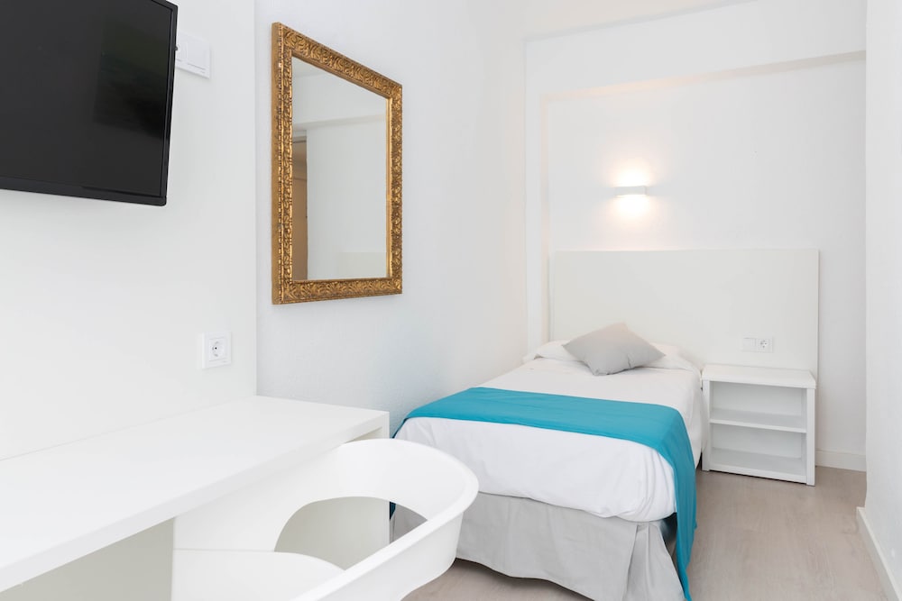 BLUESEA Arenal Tower — Hotel rooms in Playa de Palma, Balearic Islands