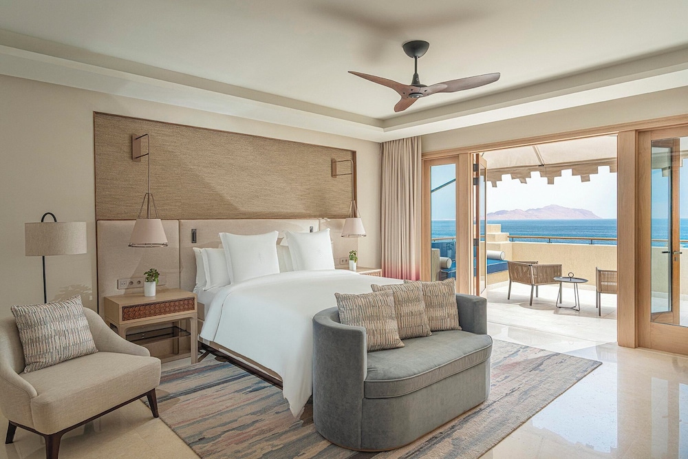 Four Seasons Resort Sharm EL Sheikh — Hotel rooms in Sharm El Sheikh, South Sinai
