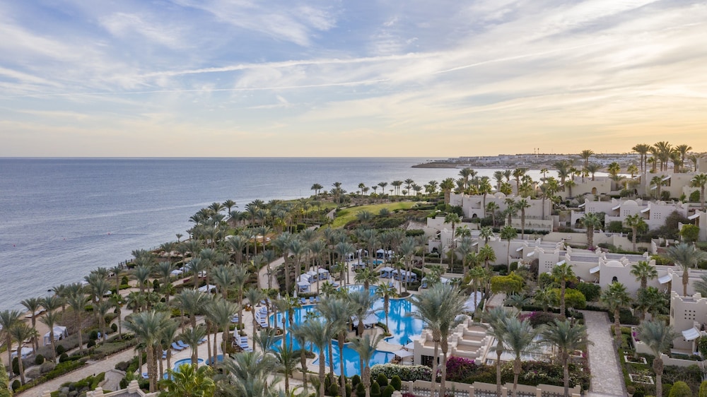 Four Seasons Resort Sharm EL Sheikh — Swimming pool in Sharm El Sheikh, South Sinai