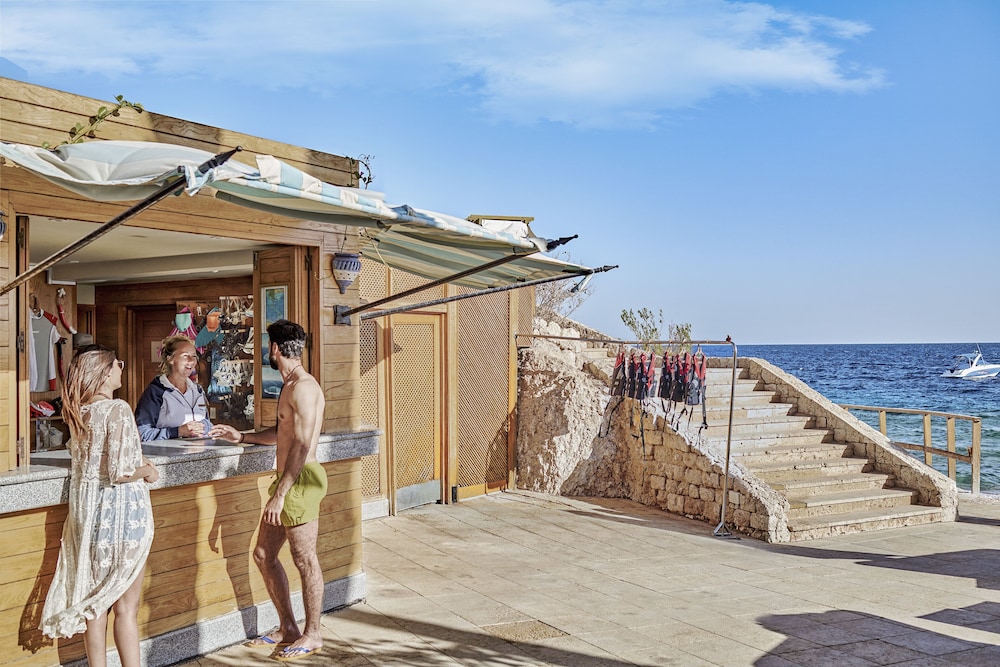 Four Seasons Resort Sharm EL Sheikh — Restaurant & bars in Sharm El Sheikh, South Sinai