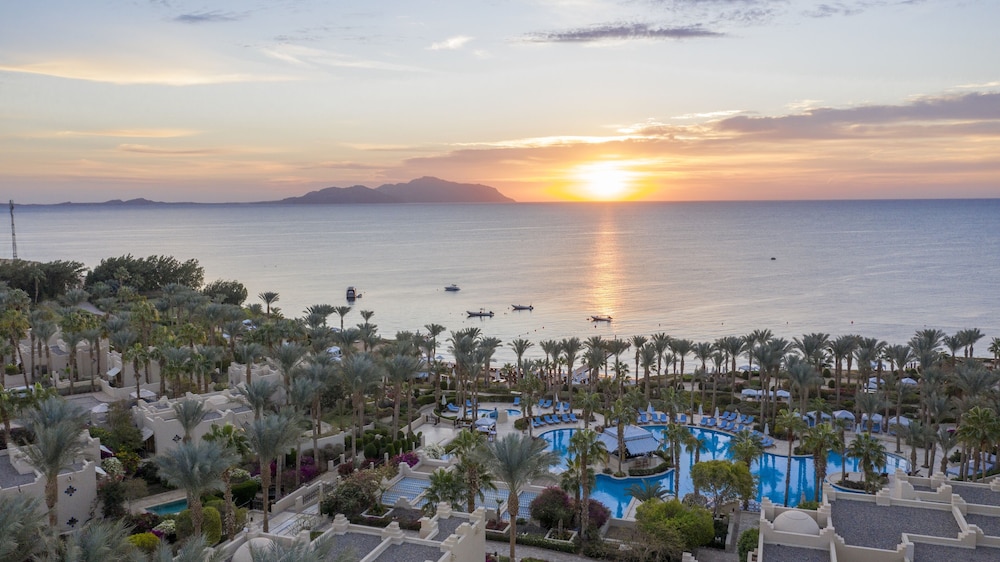 Four Seasons Resort Sharm EL Sheikh — Swimming pool in Sharm El Sheikh, South Sinai