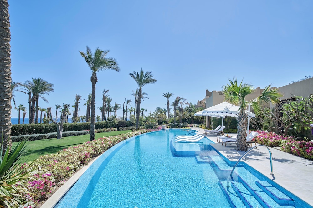 Four Seasons Resort Sharm EL Sheikh — Swimming pool in Sharm El Sheikh, South Sinai