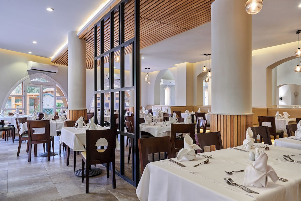 Three Corners Rihana Resort — Restaurant & bars in El Gouna, Red Sea