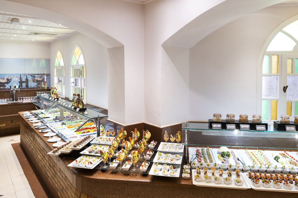 Three Corners Rihana Resort — Restaurant & bars in El Gouna, Red Sea