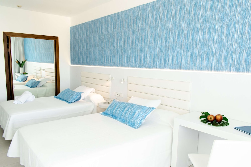 Reverence Life Hotel - Adults Only — Hotel rooms in Santa Ponca, Balearic Islands