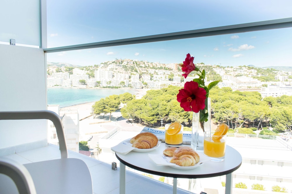 Reverence Life Hotel - Adults Only — Hotel rooms in Santa Ponca, Balearic Islands