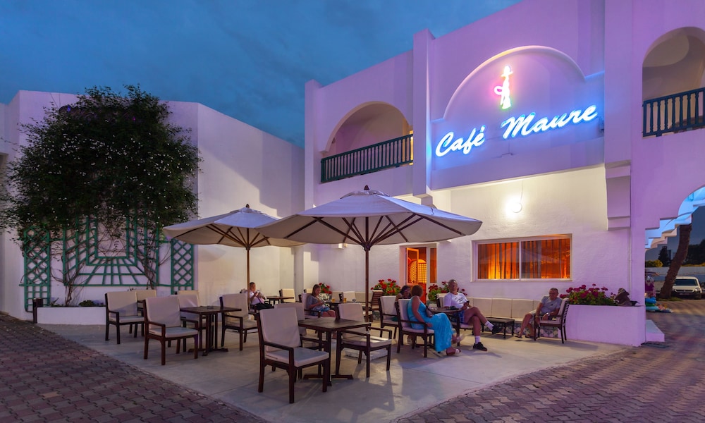 El Mouradi Palace — Restaurant in Port El Kantaoui