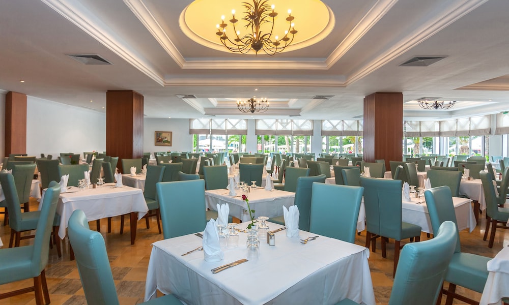 El Mouradi Palace — Restaurant in Port El Kantaoui