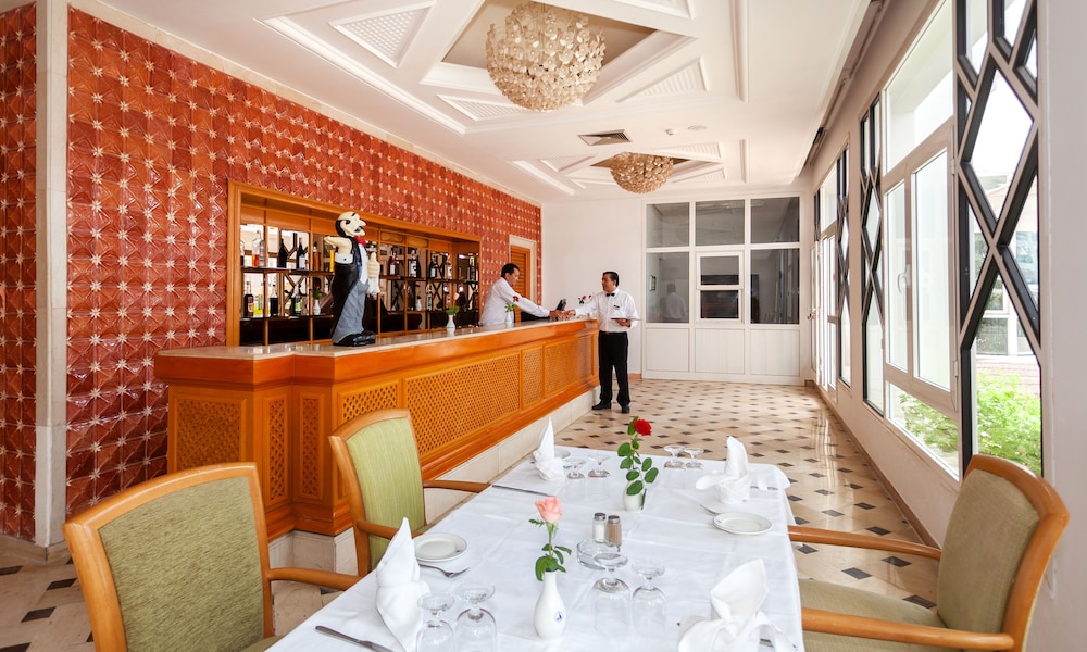 El Mouradi Palace — Restaurant in Port El Kantaoui