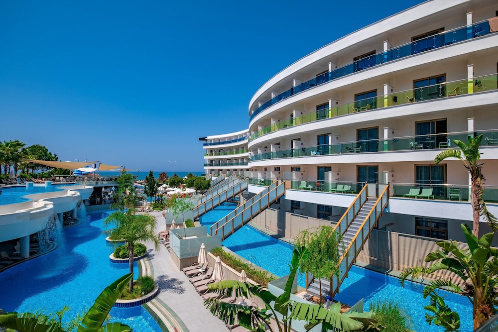 Long Beach Alanya - Ultra All Inclusive — Outdoor in Alanya