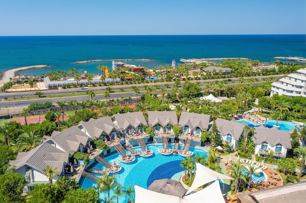 Long Beach Alanya - Ultra All Inclusive — Pool in Alanya