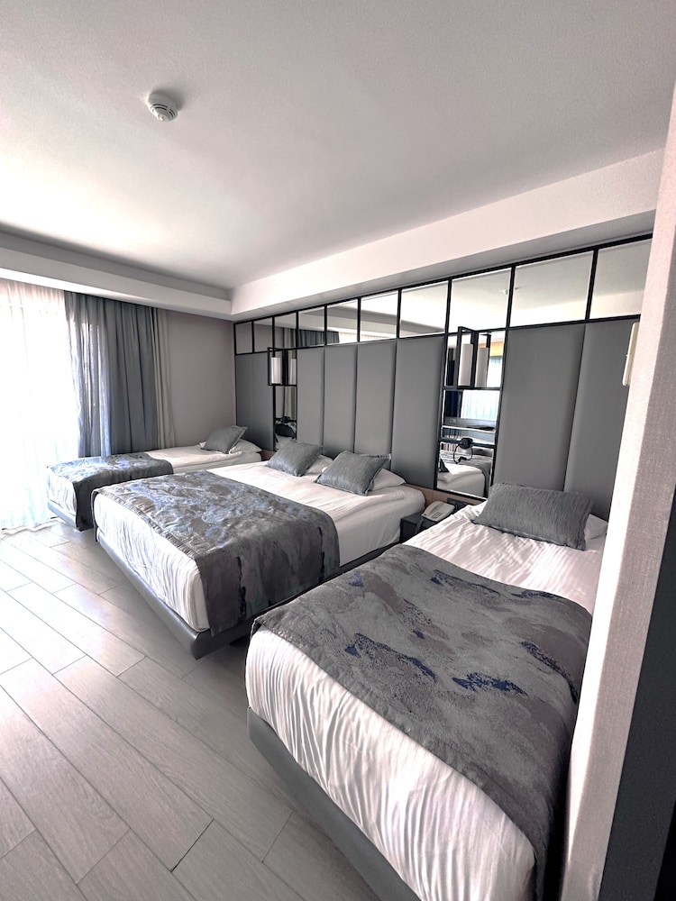 Long Beach Alanya - Ultra All Inclusive — Rooms in Alanya