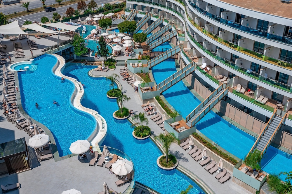 Long Beach Alanya - Ultra All Inclusive — Outdoor in Alanya