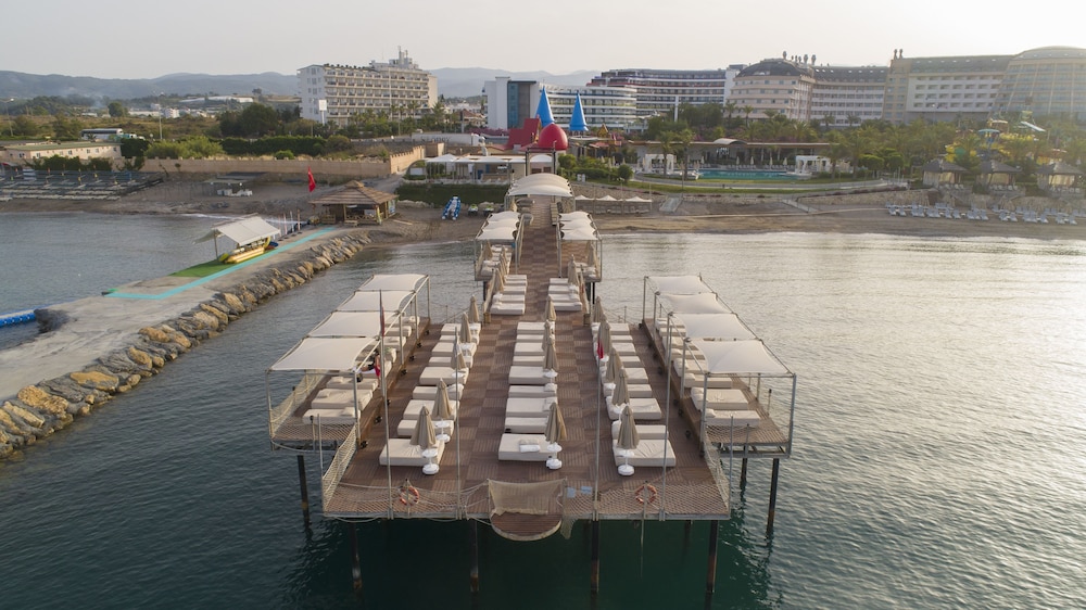 Long Beach Alanya - Ultra All Inclusive — Outdoor in Alanya