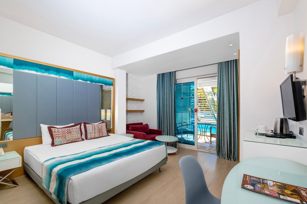 Long Beach Alanya - Ultra All Inclusive — Rooms in Alanya