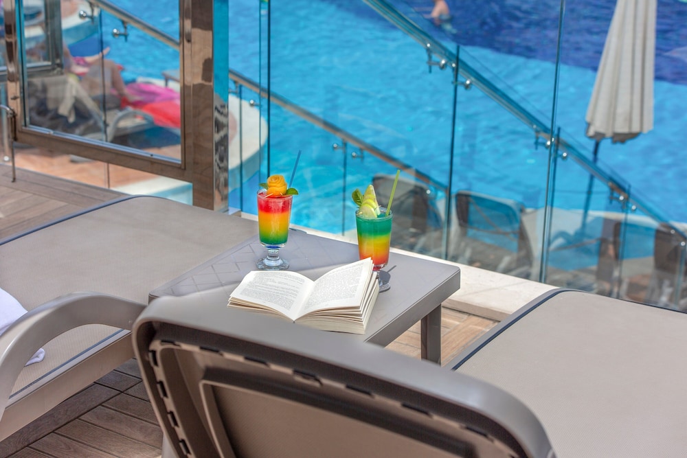 Long Beach Alanya - Ultra All Inclusive — Rooms in Alanya