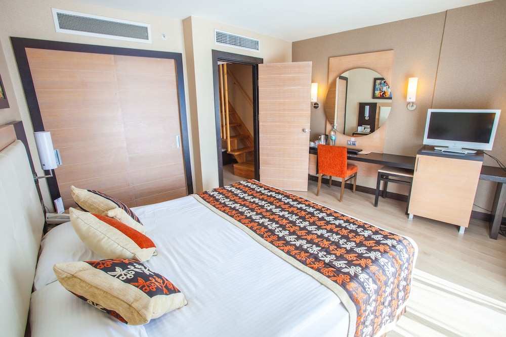 Long Beach Alanya - Ultra All Inclusive — Rooms in Alanya