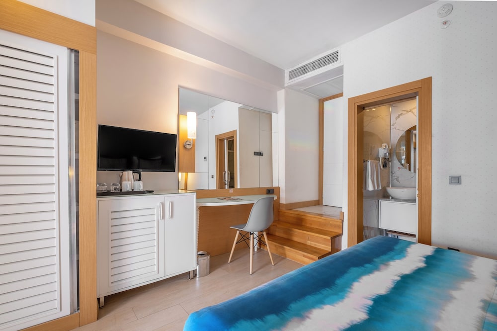 Long Beach Alanya - Ultra All Inclusive — Rooms in Alanya
