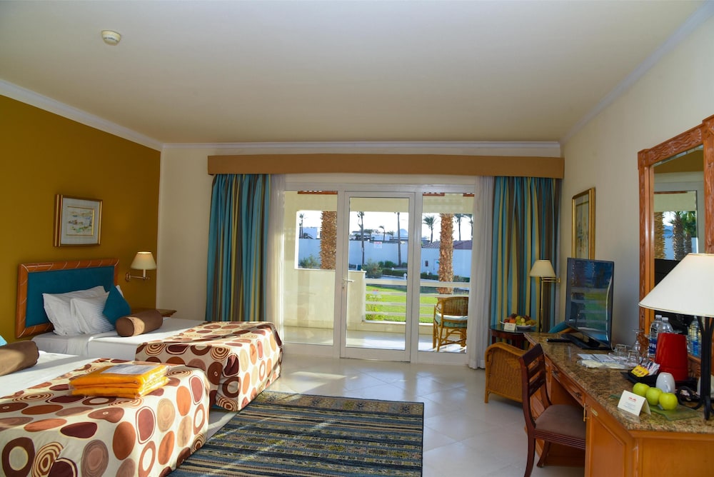 Pickalbatros Golf Beach Resort - All Inclusive — Hotel rooms in Sharm El Sheikh, Red Sea
