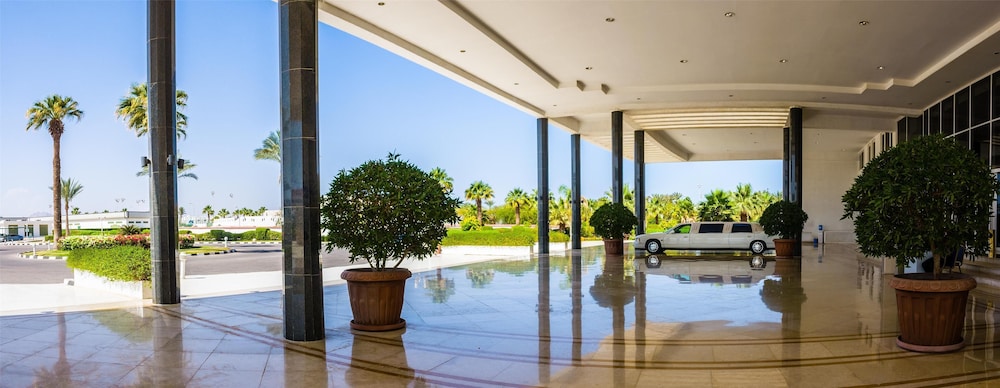 Pickalbatros Golf Beach Resort - All Inclusive — Hotel building in Sharm El Sheikh, Red Sea