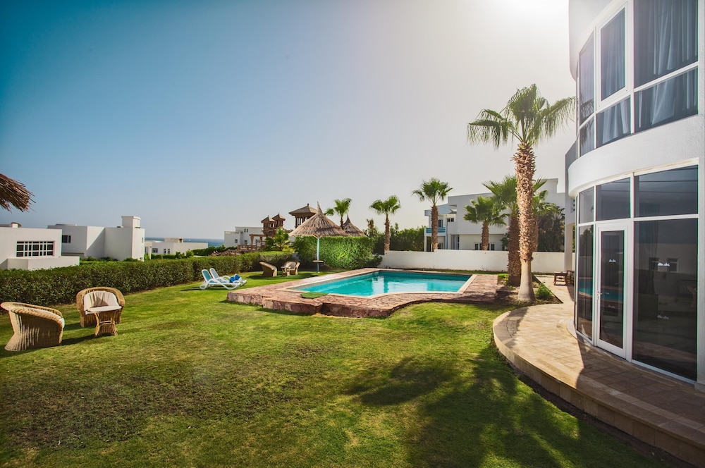 Pickalbatros Golf Beach Resort - All Inclusive — Swimming pool in Sharm El Sheikh, Red Sea