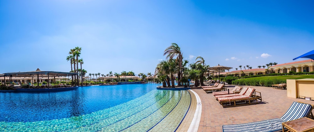 Pickalbatros Golf Beach Resort - All Inclusive — Swimming pool in Sharm El Sheikh, Red Sea