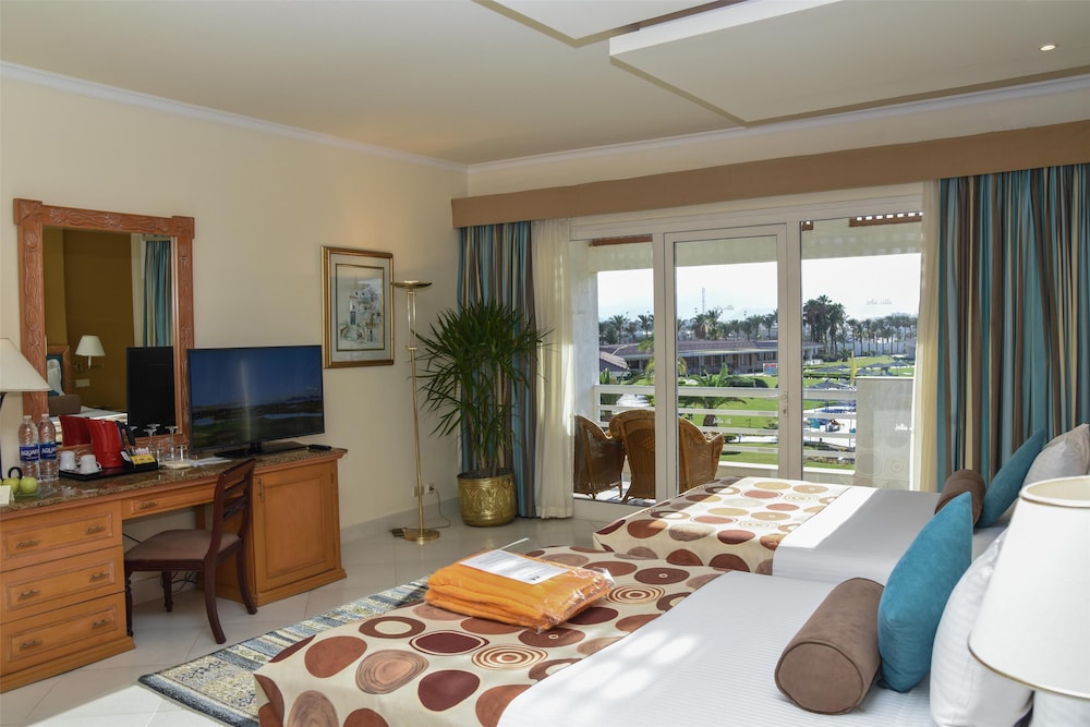 Pickalbatros Golf Beach Resort - All Inclusive — Hotel rooms in Sharm El Sheikh, Red Sea