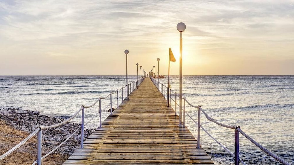 TUI MAGIC LIFE KALAWY - All inclusive — Beach in El Quseir, Red Sea