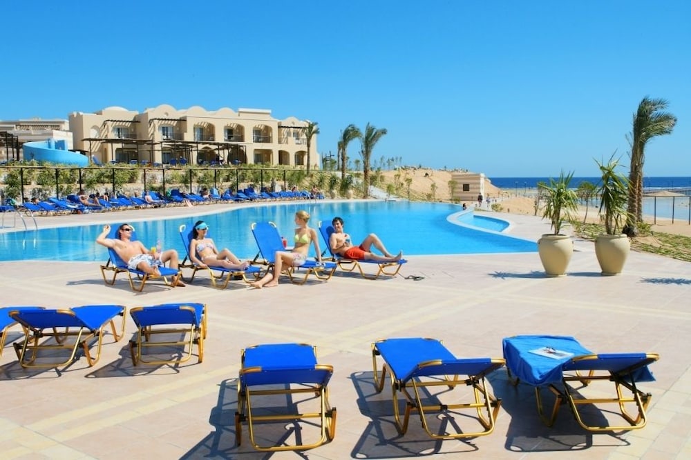 TUI MAGIC LIFE KALAWY - All inclusive — Swimming pool in El Quseir, Red Sea