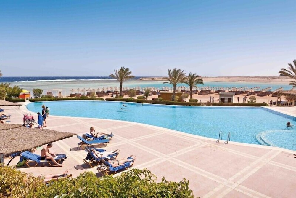 TUI MAGIC LIFE KALAWY - All inclusive — Swimming pool in El Quseir, Red Sea