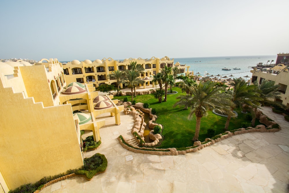 Sunny Days Palma De Mirette Resorts & Spa - All inclusive — Hotel building in Hurghada, Red Sea