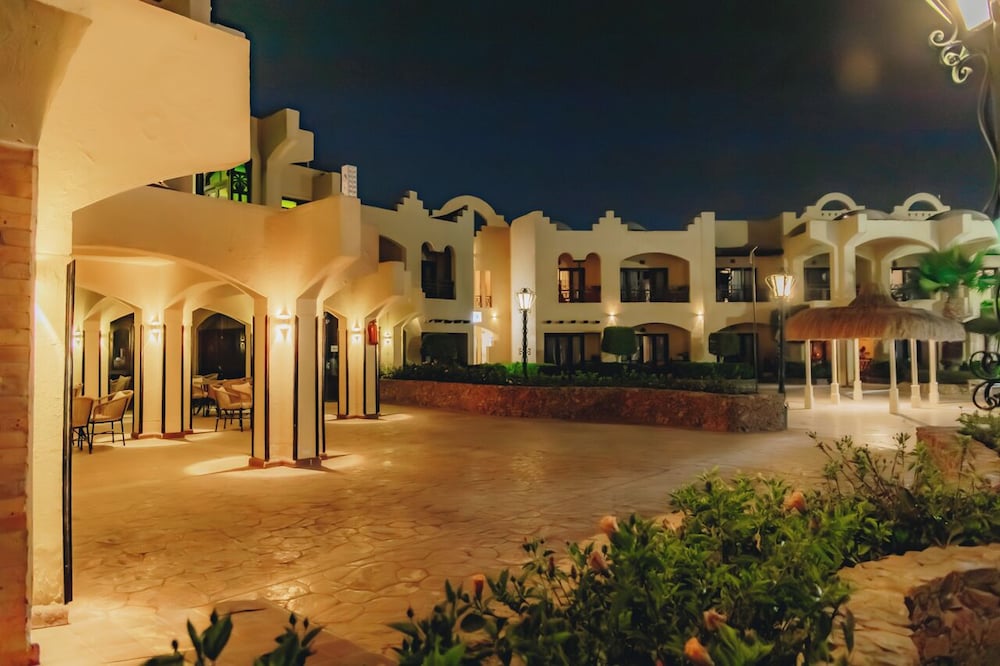 Sunny Days Palma De Mirette Resorts & Spa - All inclusive — Hotel building in Hurghada, Red Sea