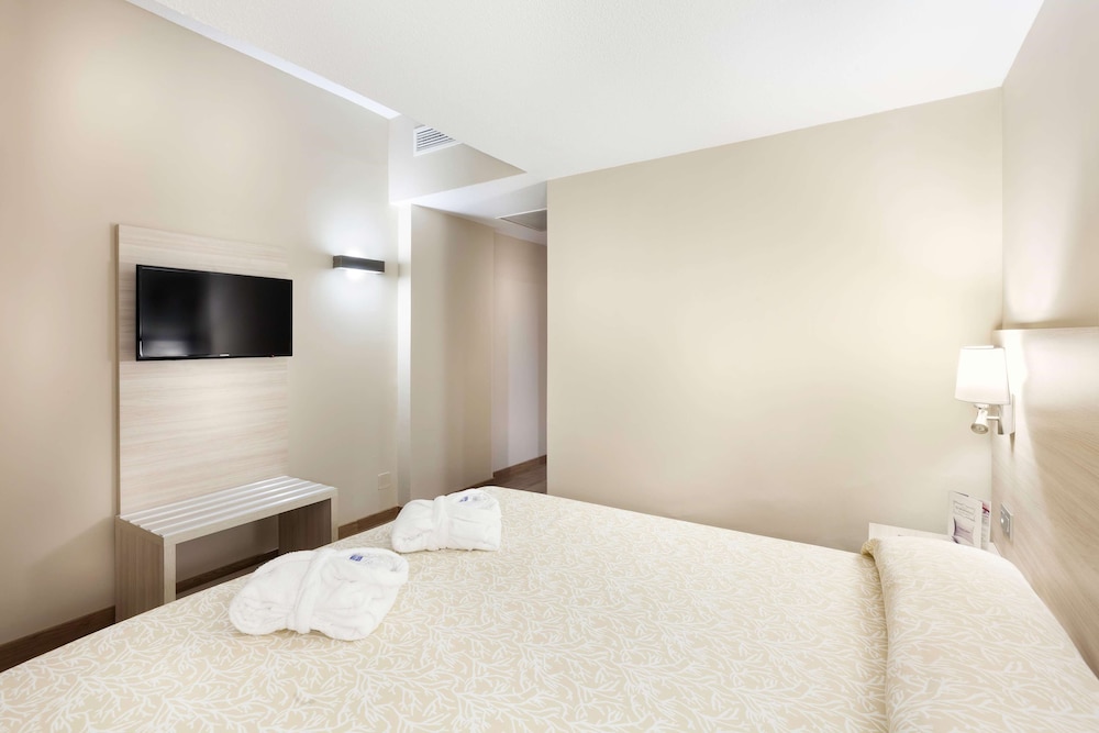 Hotel Best Tenerife — Hotel rooms in Playa de las Americas, Canary Islands